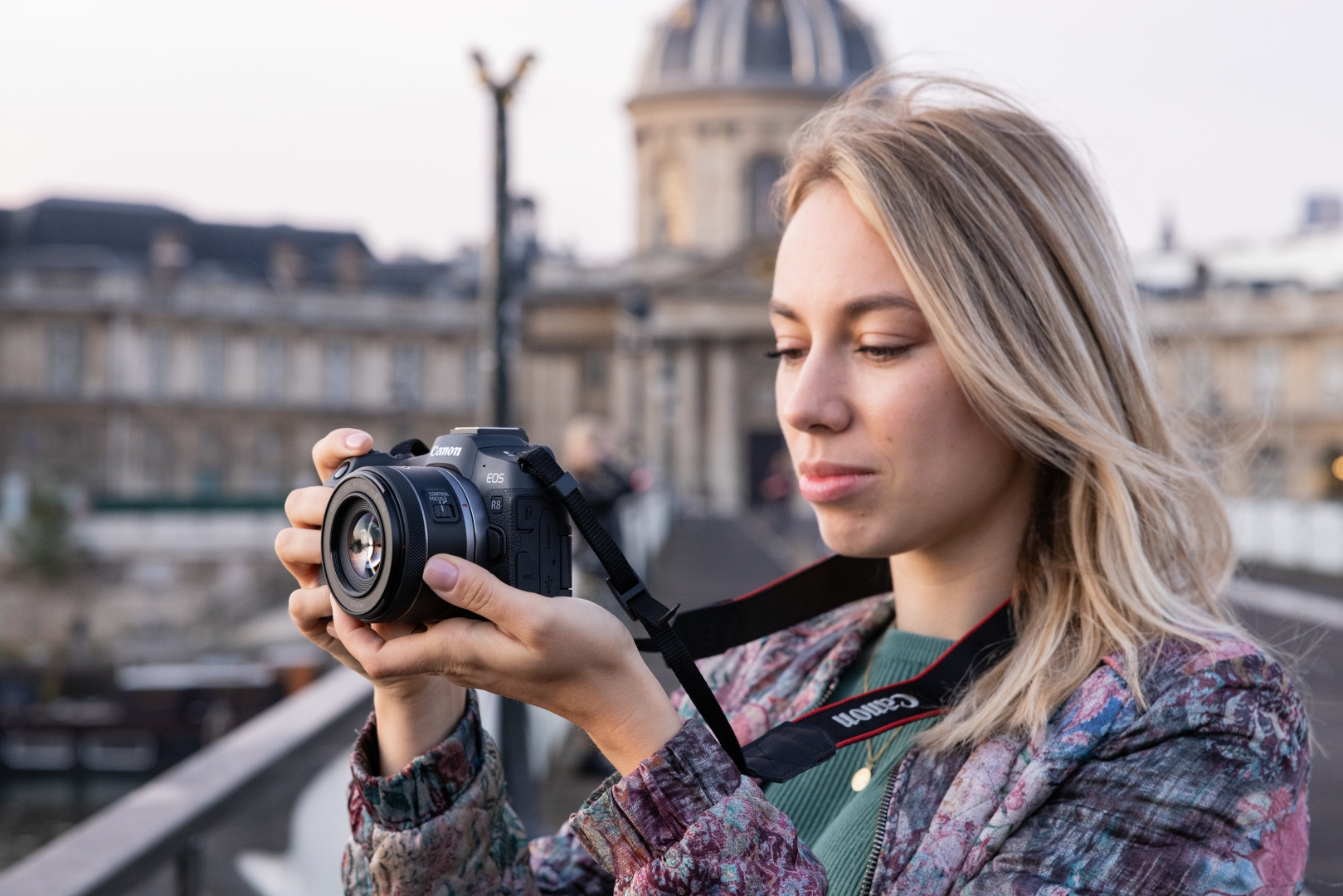 CANON EOS R8 + RF 24-50/4,5-6,3 IS STM