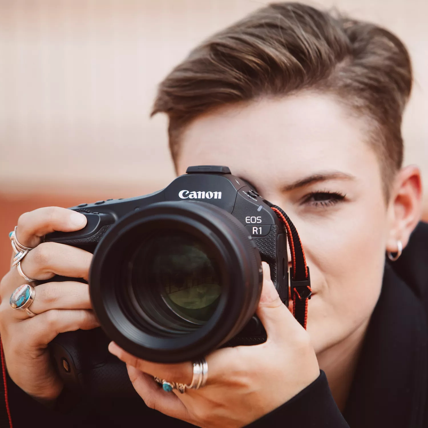 CANON EOS R1
