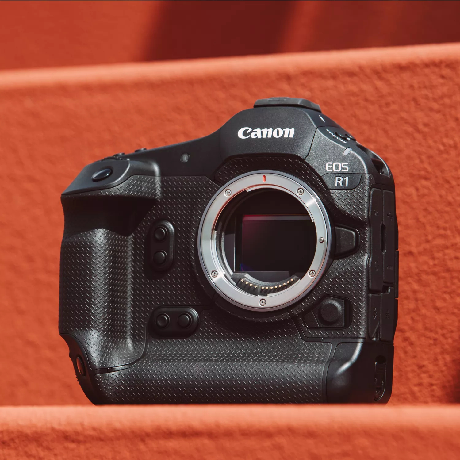 CANON EOS R1